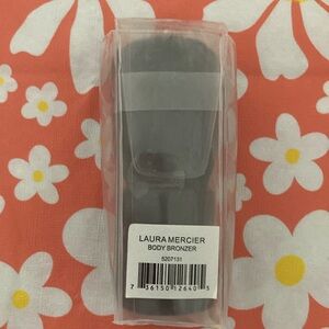Laura Meecier body bronzer brush never used